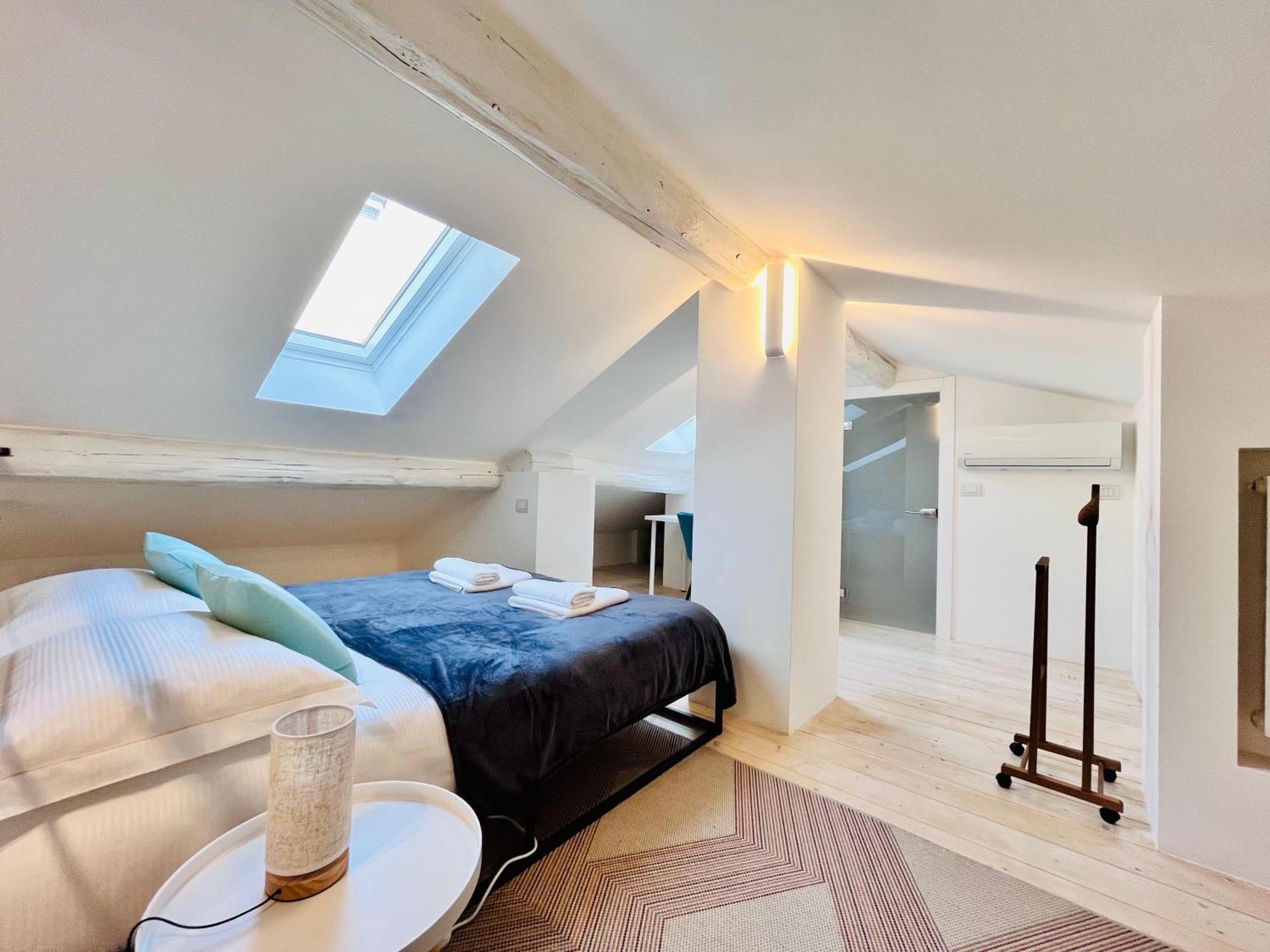 Riverside Loft Navigli - Spacious Two-Bedroom Apartment Milán Exterior foto